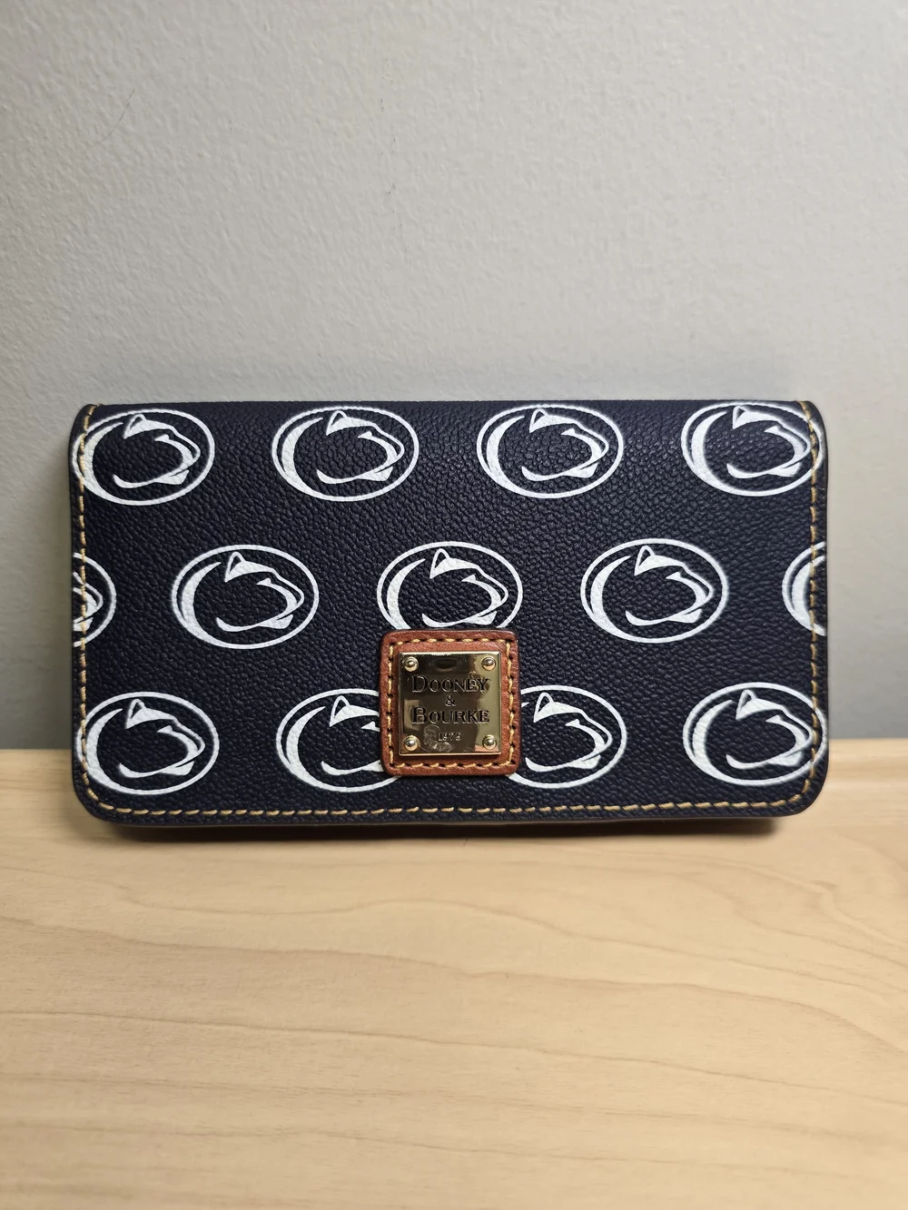 DOONEY & BOURKE Penn State PSU Navy Snap Small Phone Wallet White Logo Print